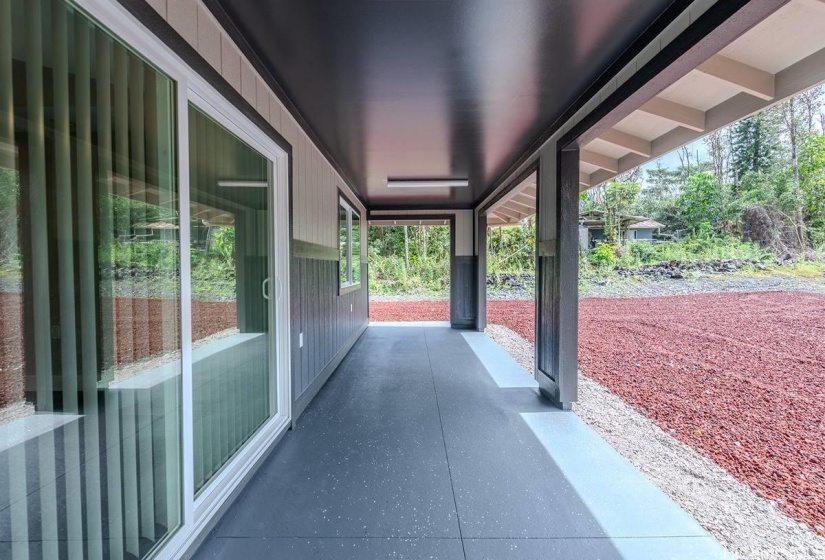 Spacious covered lanai.