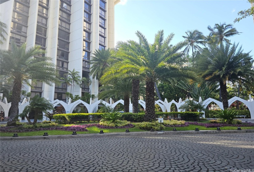 Entrance to Liliuokalani Gardens