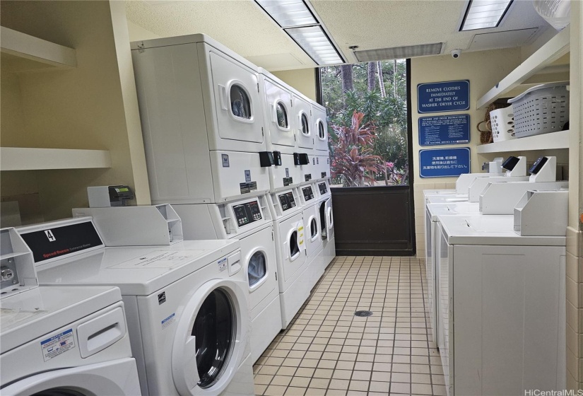 Community Laundry in Queen Tower