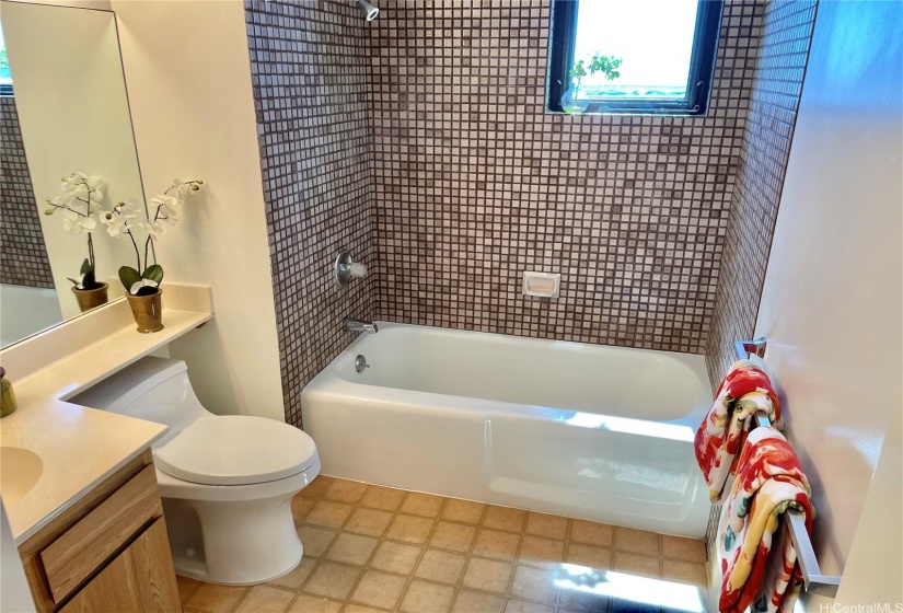 2nd Bathroom