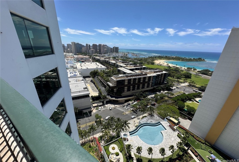 View from Lanai - Magic Island, and Ala Moana Shopping Ctr