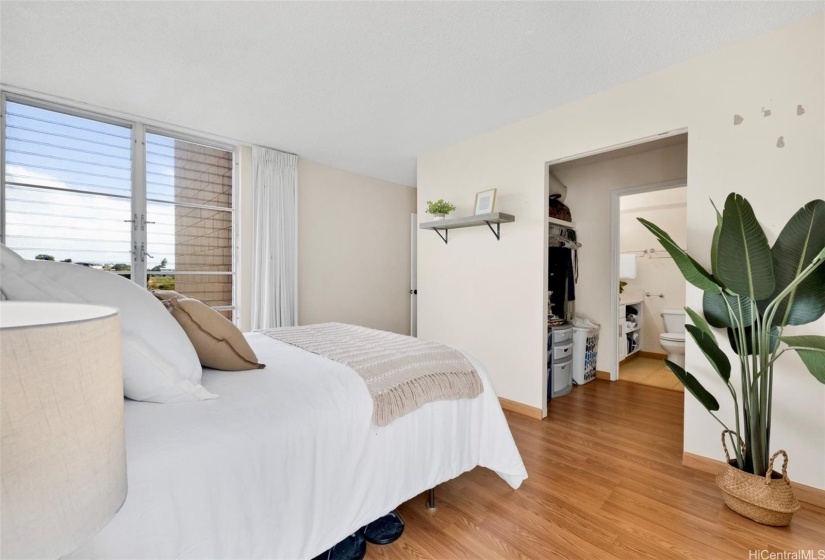 Master bedroom + Walk-in Closet