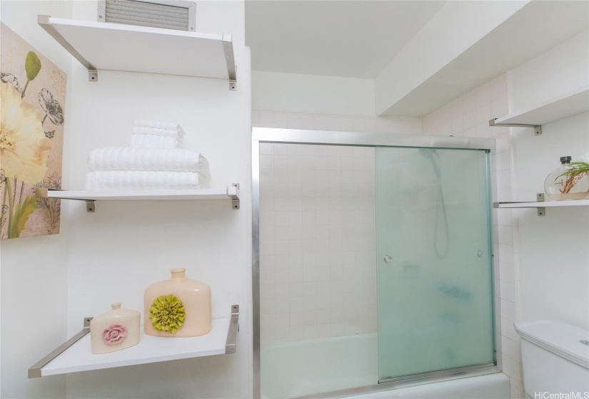 Virtually staged ~ a closer look at shower tub and shelves