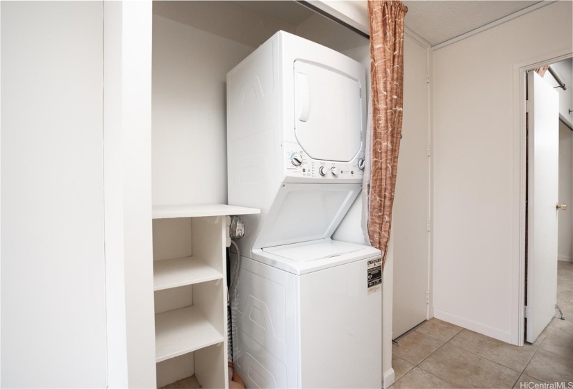 Convenient Washer/Dryer in the unit