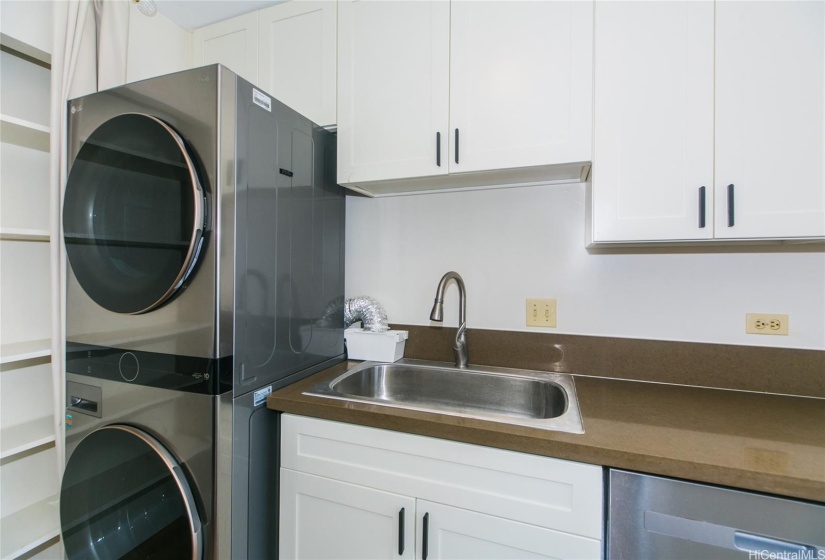 Full-Size stackable Washer & Dryer in Unit