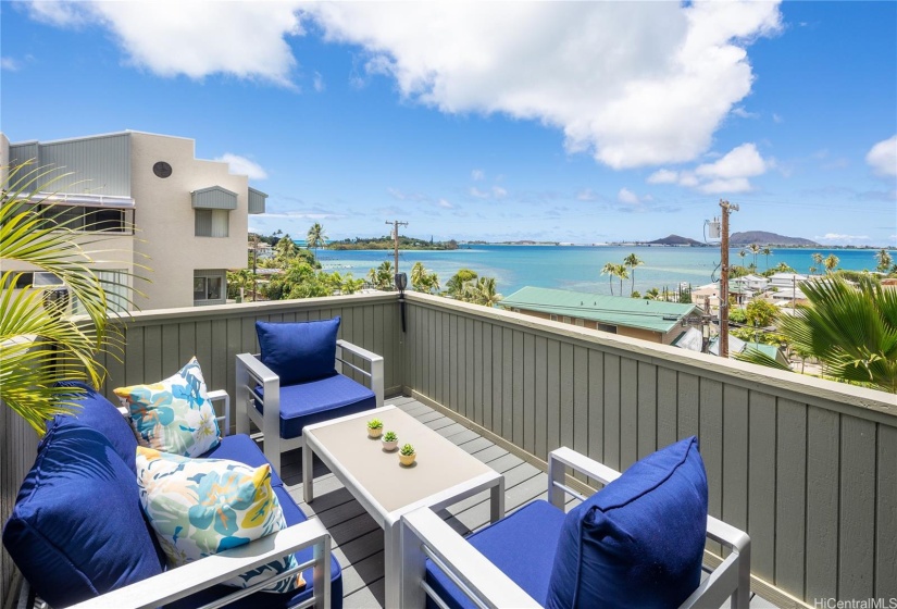 Ocean view lanai off living room