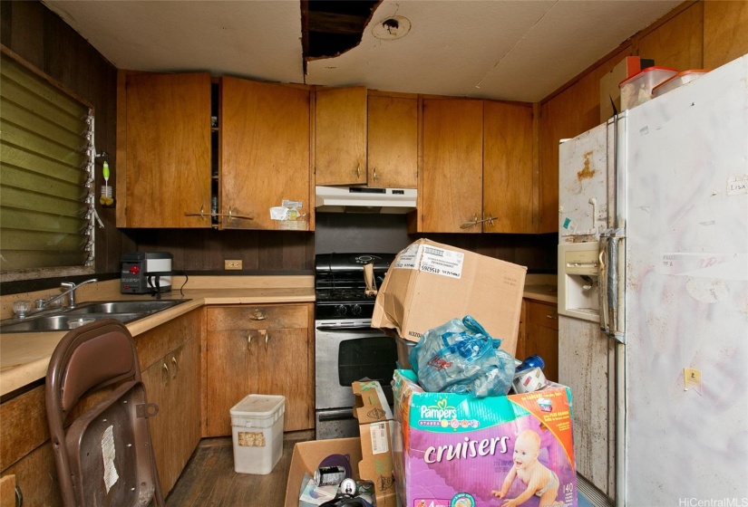 Existing kitchen.