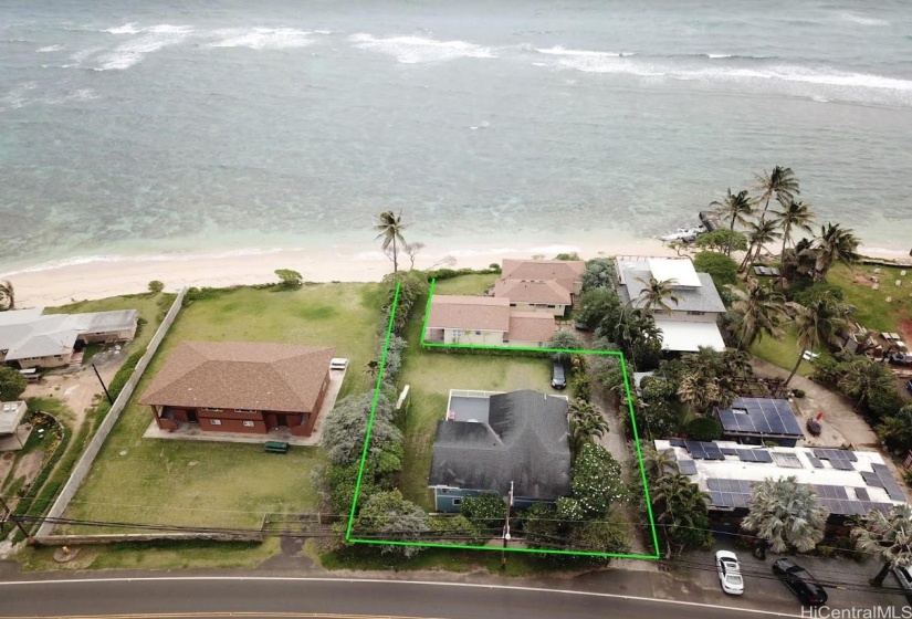 15 feet wide perpetual easement to Clissolds Beach. No seawalls and yard erosion to worry about.