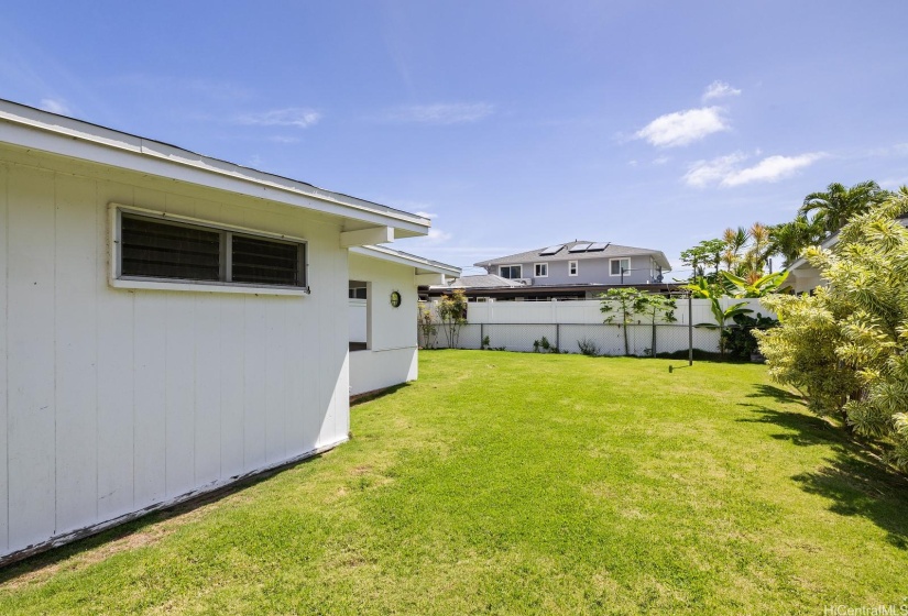 Nice sized back yard with plenty of room for expansion, the kids or a BBQ. Kailua Oahu Hawaii