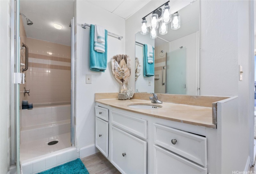 The very unique Furo style soaking tub and room was just resealed and reglazed, it looks brand new!