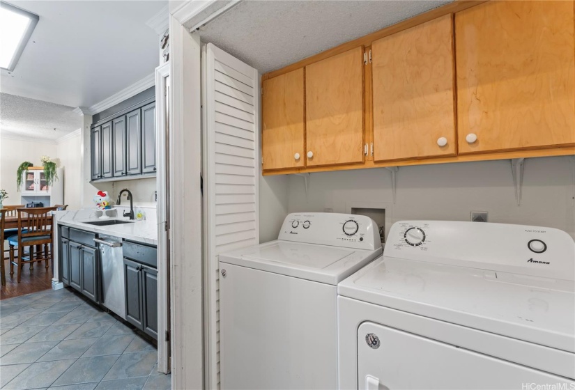 Washer/Dryer between kitchen and half bath