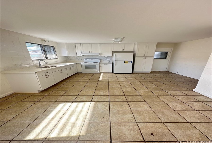 Upstairs dining & kitchen (prior to tenants)