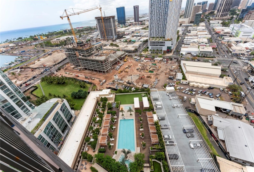 Gorgeous Aalii Amenity deck. Victoria Park will be extended up to Kewalo Harbor and easy access to the new bridge to cross Ala Moana Blvd.