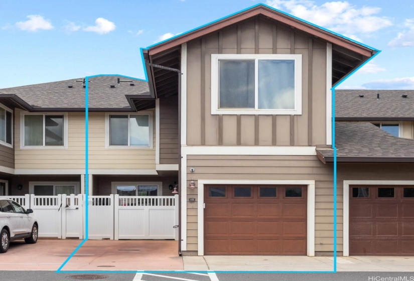 The back area- 4 parking spaces