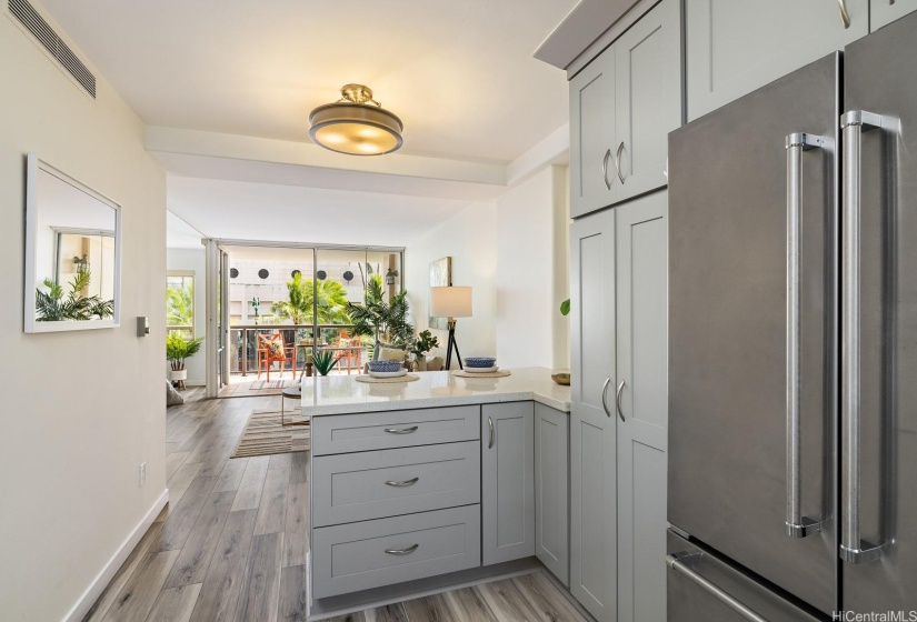 A nice open concept...you have a big pantry and lazy Susan cabinet.