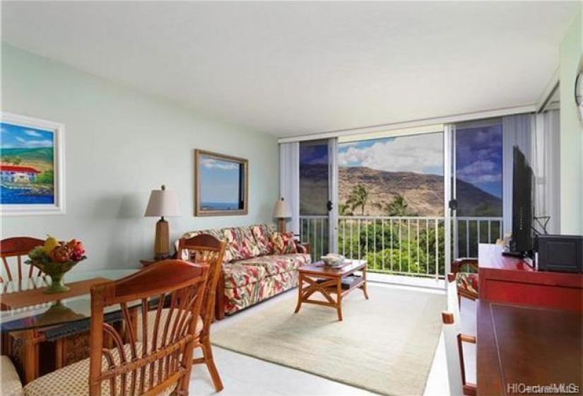 Bonus Beautiful Mountain View from lanai doors!