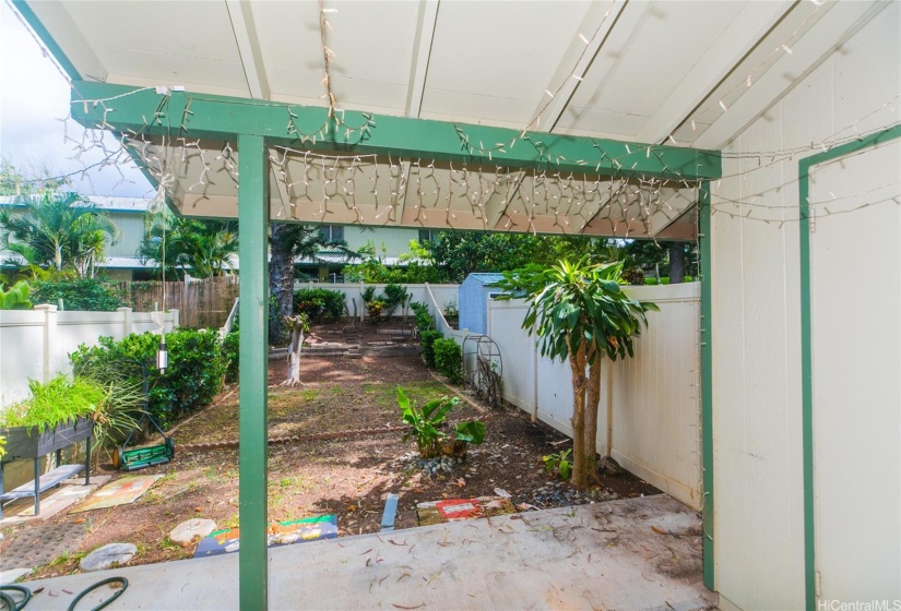 2nd floor covered lanai