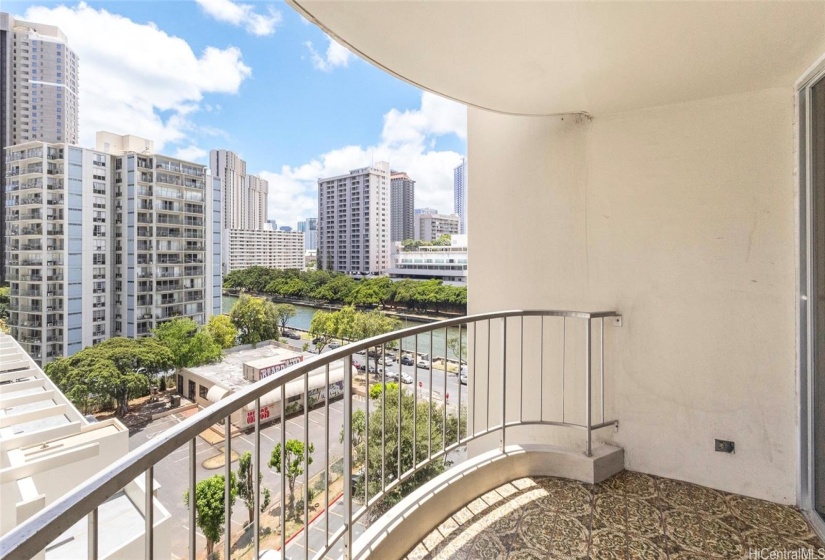 Spacious Lanai/Balcony