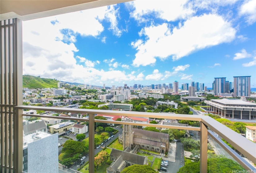 Cool, East side views of lush mountains, Diamond Head, ocean - Waikiki and Hawaii State Capitol