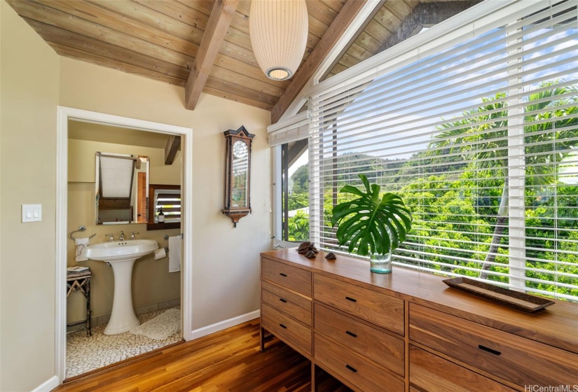 Upstairs Bathroom and Walk-In shower.