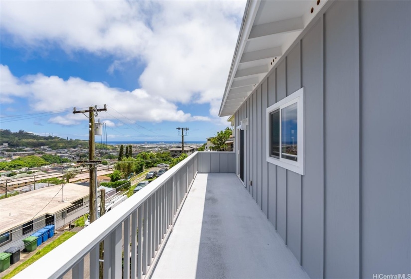 Makai view from upper level lanai.