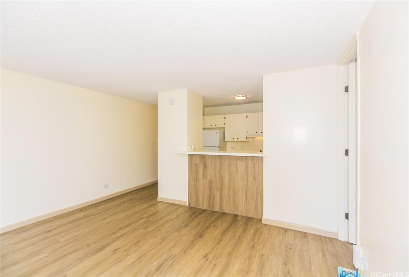 Adorable pass-through in the kitchen for plenty of natural light