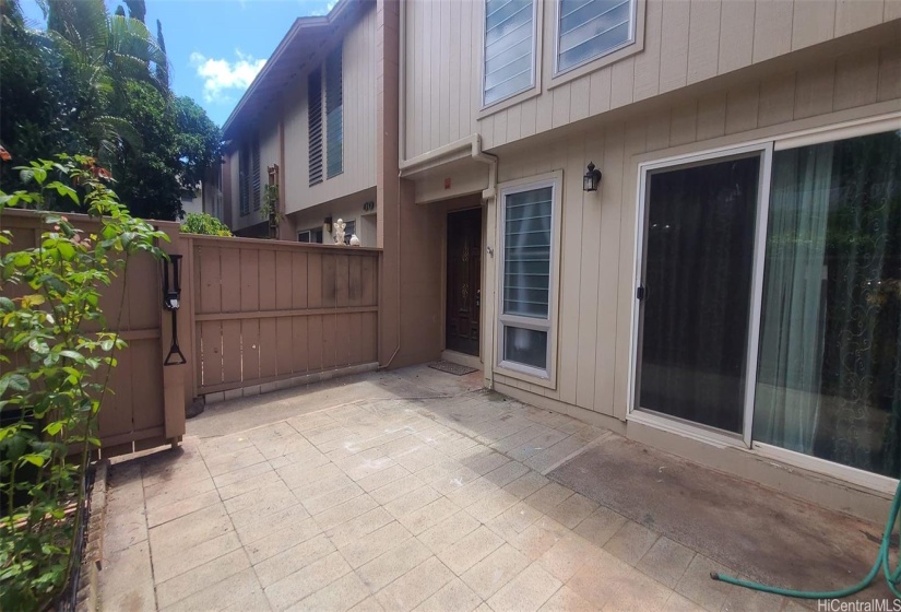 Large fenced in front courtyard