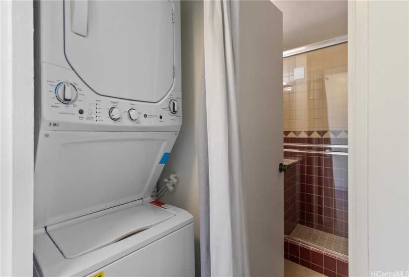 Convenient in-unit washer and dryer--brand new