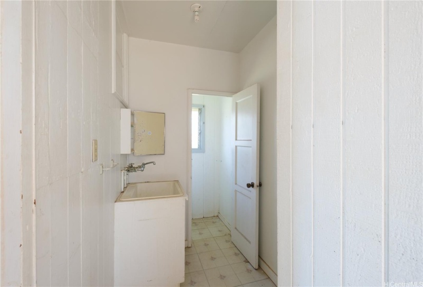 Laundry area w/half bath