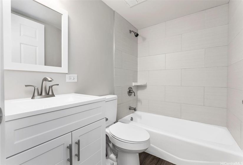 Alll NEW remodeled Bathroom w/Vanity,Toilet et