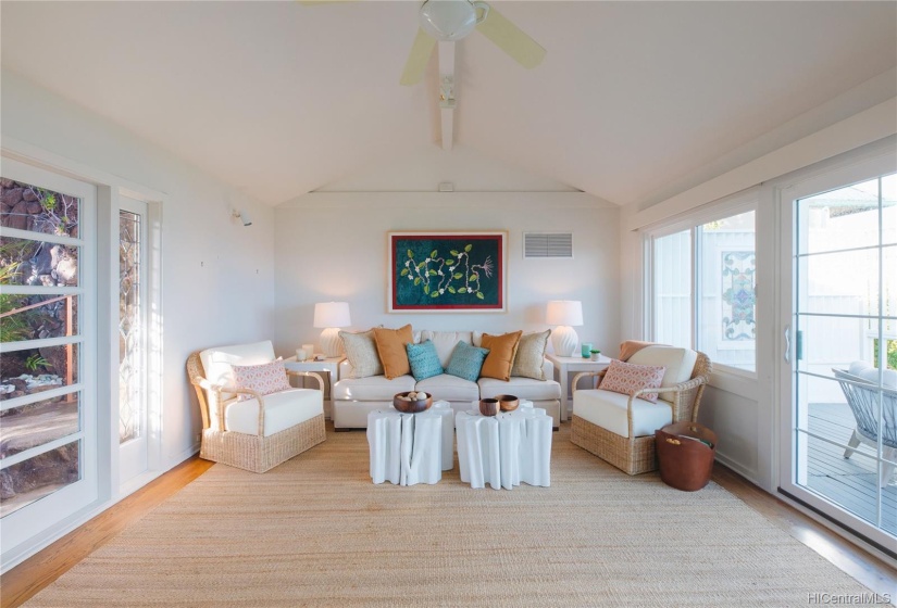 Living room next to upper lanai