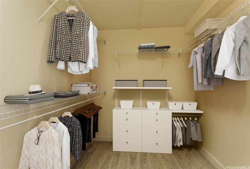 Virtual photo for walking closet