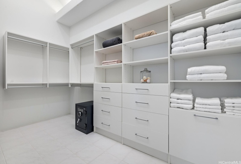 Ensuite Closet