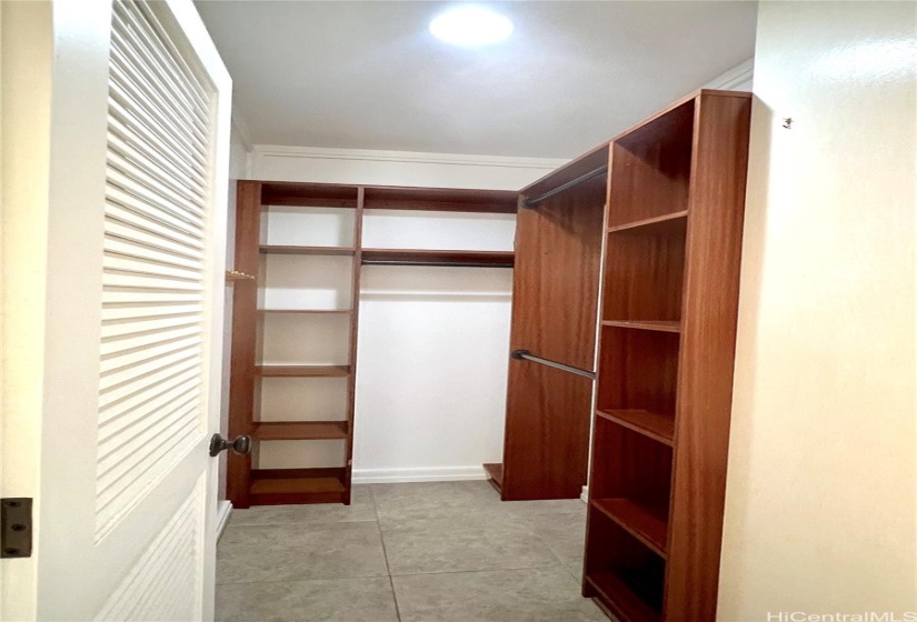 Walk-in closet