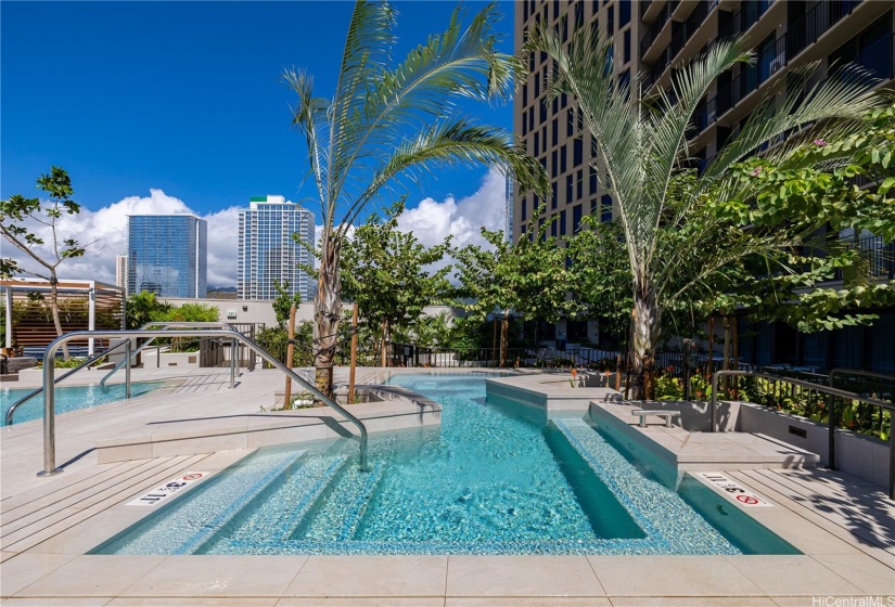 Keiki splash and play area.