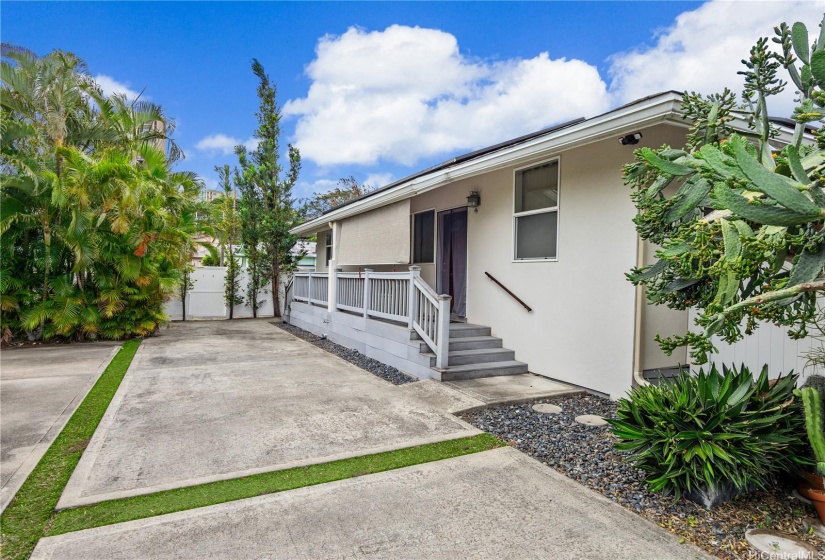 2138-D Kanealii Ave