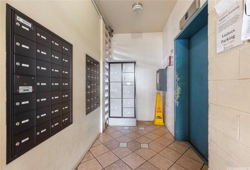 Ground floor elevator and assigned mail boxes