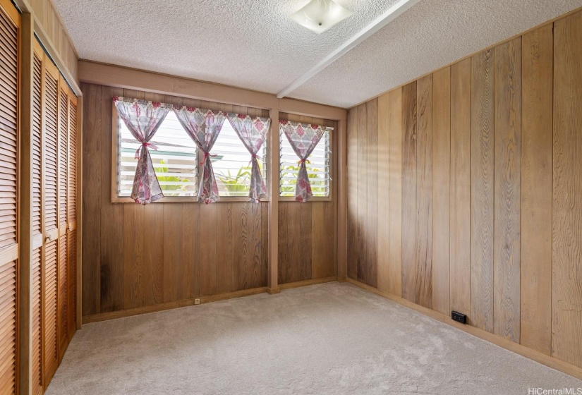 Nice redwood cedar walls.