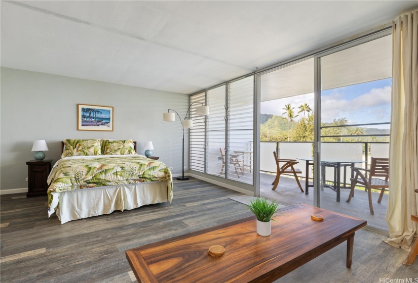 Sleeping area adjoining the back lani