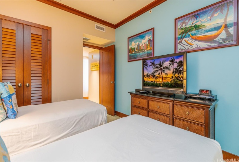 Guest Bedroom Artwork, Dresser & TV