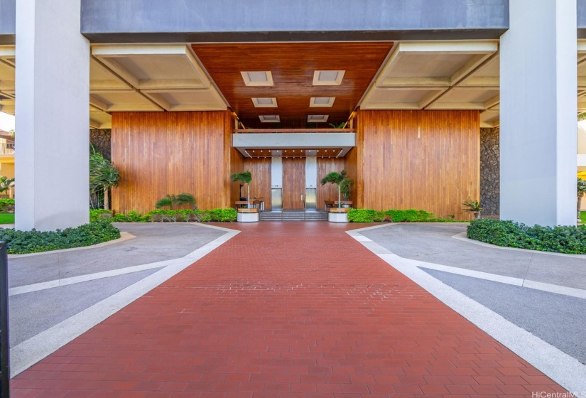 A grand porte cochère, sets the tone for the elegant lifestyle of Mt. Terrace.