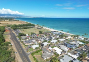 Hidden gem at the end of Ft. Weaver Rd is a cozy newly renovated home just steps from one of the best sunset views on the island.