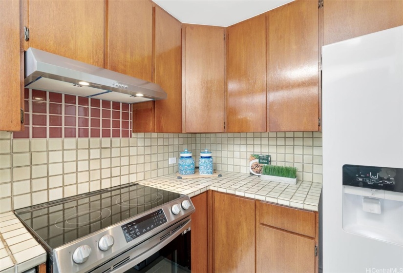 Lots of counter and cabinet space in the kitchen!