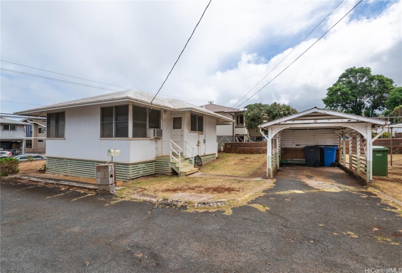 Carport with Laundry room behind