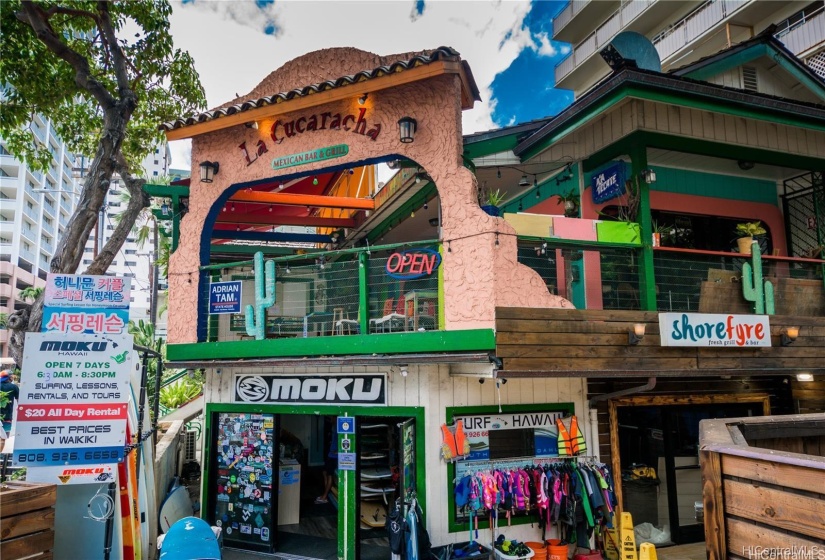 Walk to the nearby shops and restaurants of Waikiki.