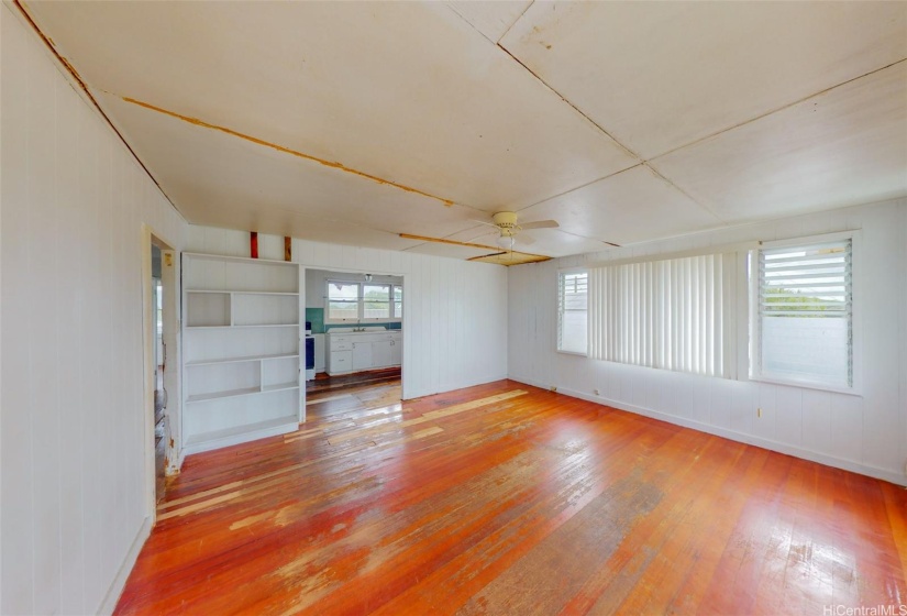 Living Room/ Dining Area