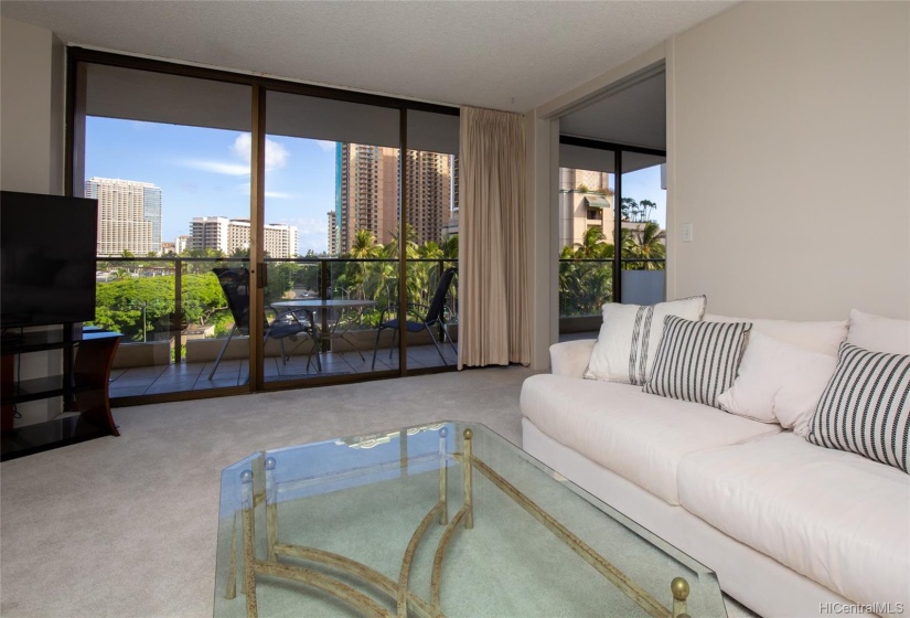 Living room with wrap around lanai