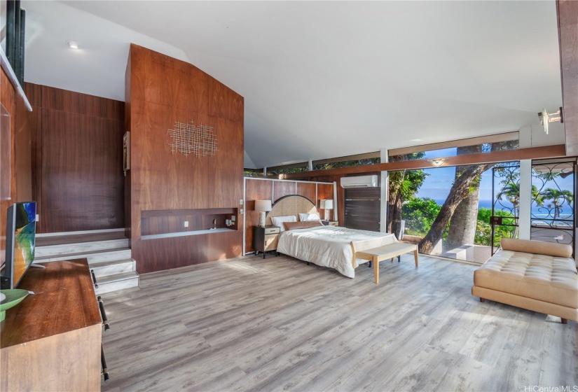 Primary bedroom with Diamond Head view