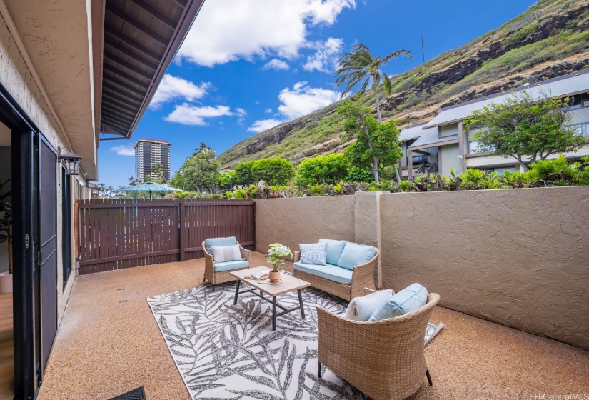 Large back lanai