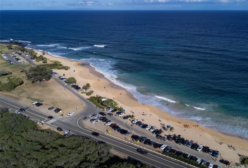 Just minutes away an epic playground for sporting enthusiasts or loungers alike. World Famous Sandy's beach is definitely a crowd favorite.